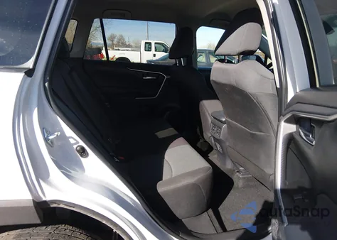 2025 Toyota Rav4 Xle z USA, uszkodzony, nr VIN 2T3W1RFV1SW377384